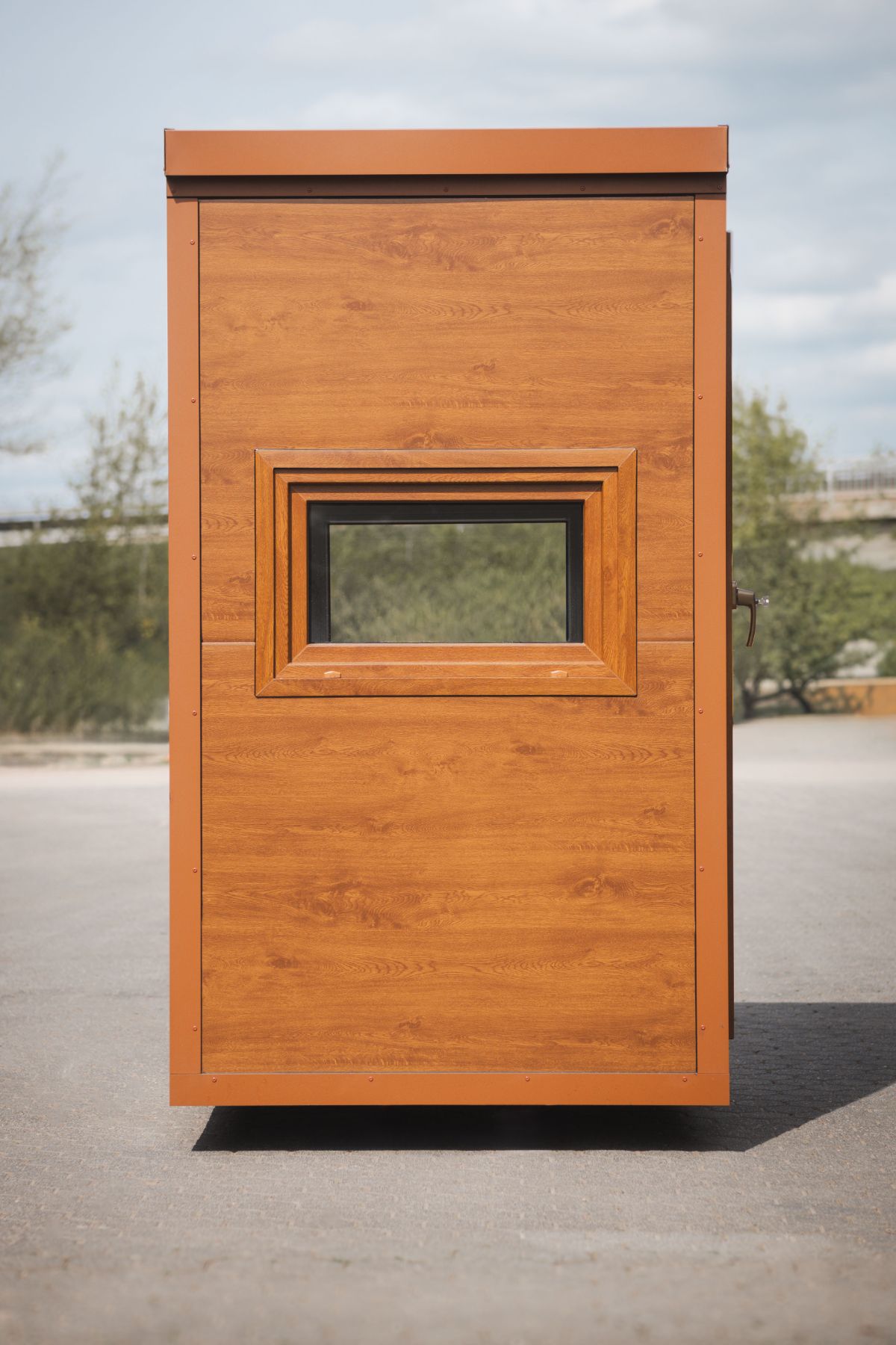 Single-Kanzel, Schmalseite mit Kippfenster